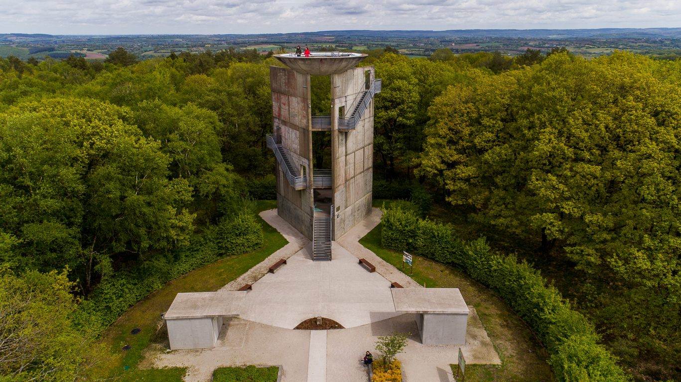 Pré-en-Pail, le Mont des Avaloirs.