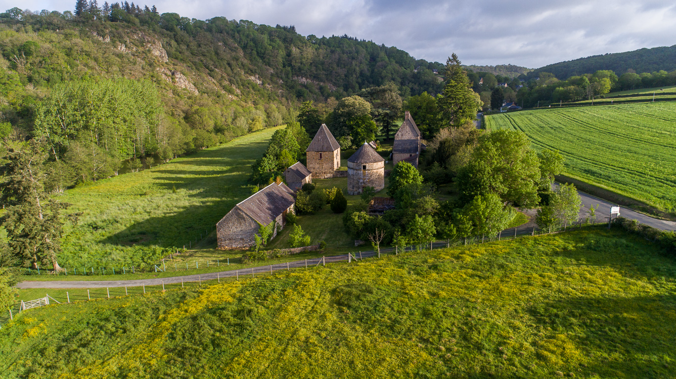 Saint-Léonard-des-Bois. Moulin de l'Inthe.