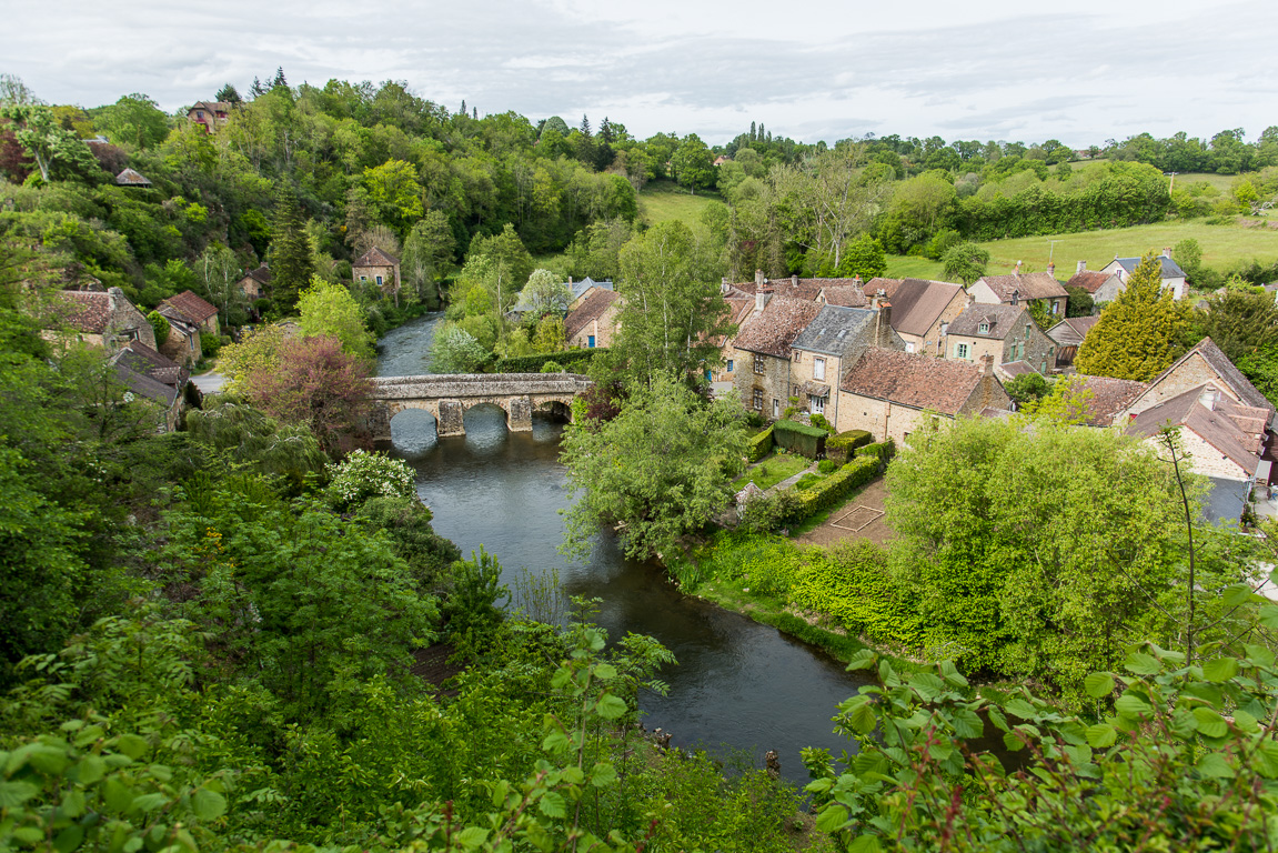 Saint-Cèneri-le-Gerei. Le pont qui enjambe l'Orne