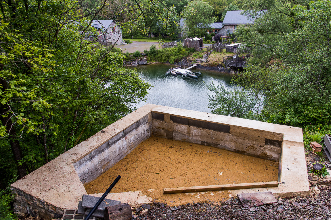 Louverné. Echologia. Chantier solidaire, création d'un projets résonnant avec les jardins de Babylone.