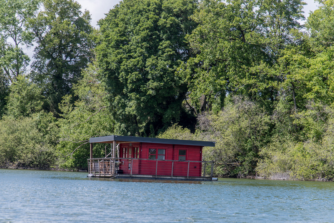 Louverné. Echologia, cabanes sur l'eau.