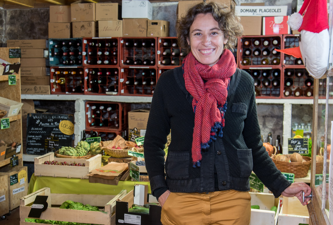 Fontaine-Daniel. L'épicerie du village, avec le sourire de la propriétaire, Elise Shay.