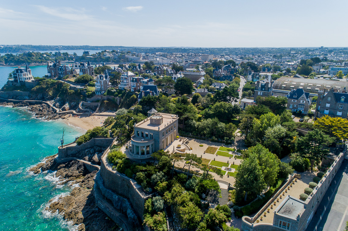 Dinard. Pointe de la Malouine. La villa Greystone acquise récemment par François Pinault.