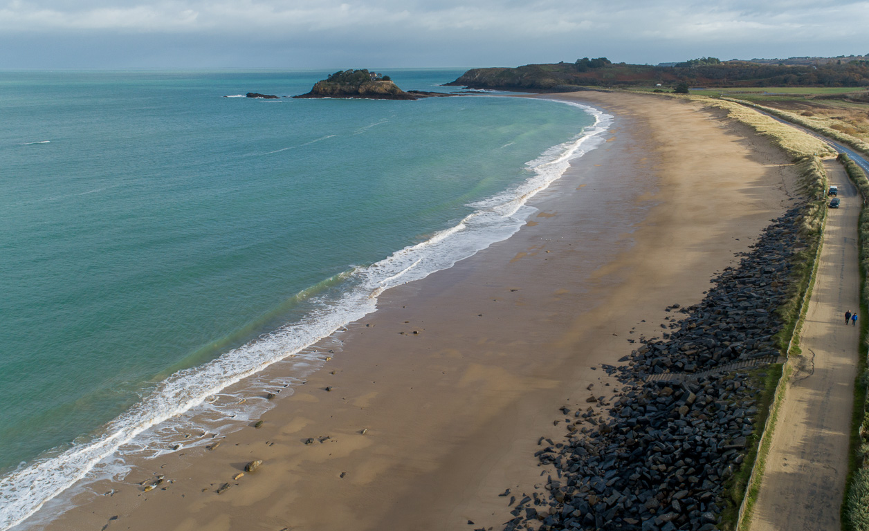 Saint-Coulomb, Anse et île du Guesclin.