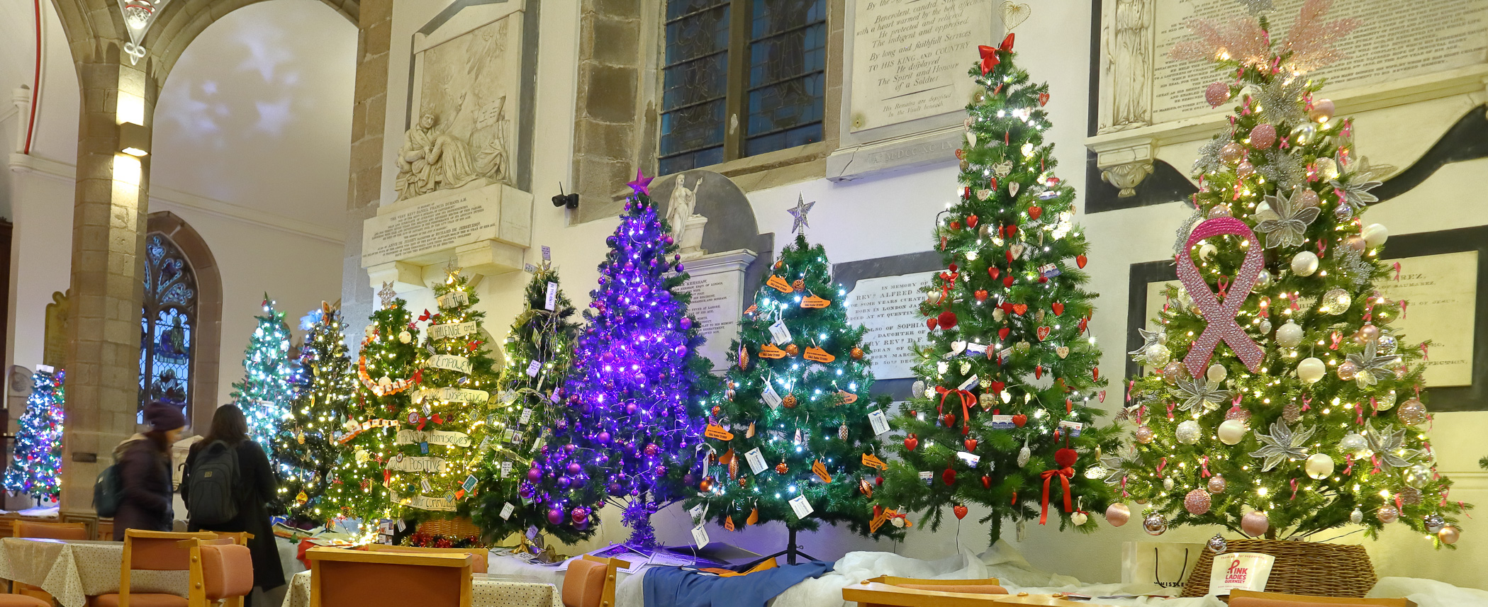 Saint-Peter. L'église de la villle célèbre Noël.