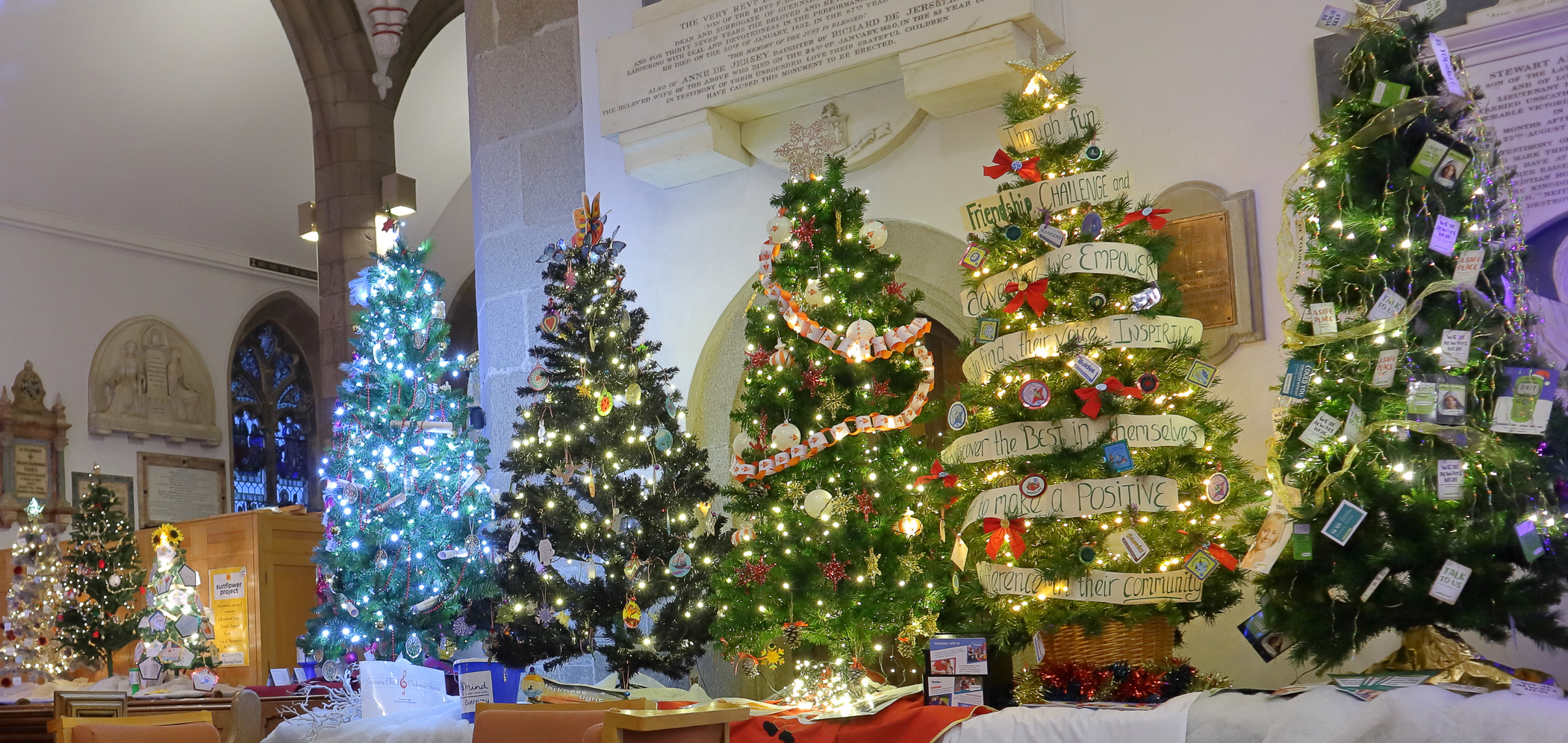 Saint-Peter. L'église de la villle célèbre Noël.