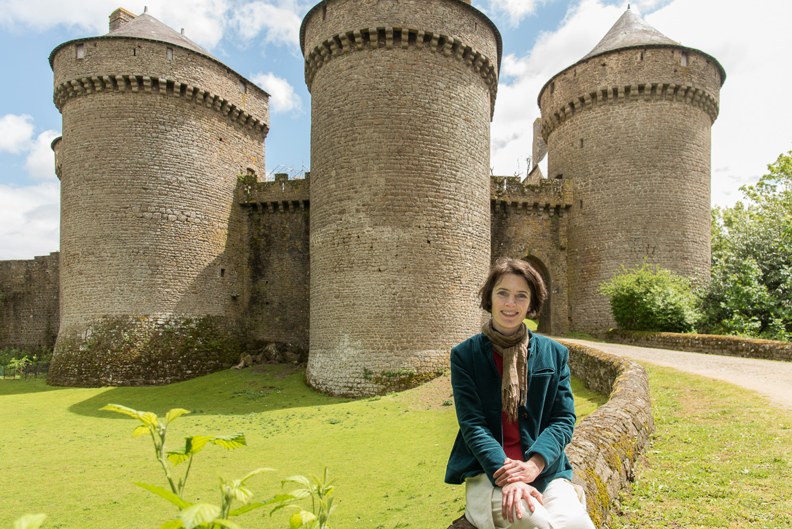 Lassay-les-Châteaux. Cécilia de Montalembert. Le château du XV ème siècle appartient toujours à la famille Montalembert.