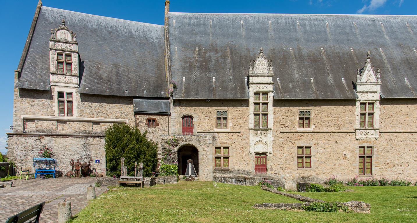 Laval. Le MANAS (Musée d'Art Naif et d'Arts Singuliers) .