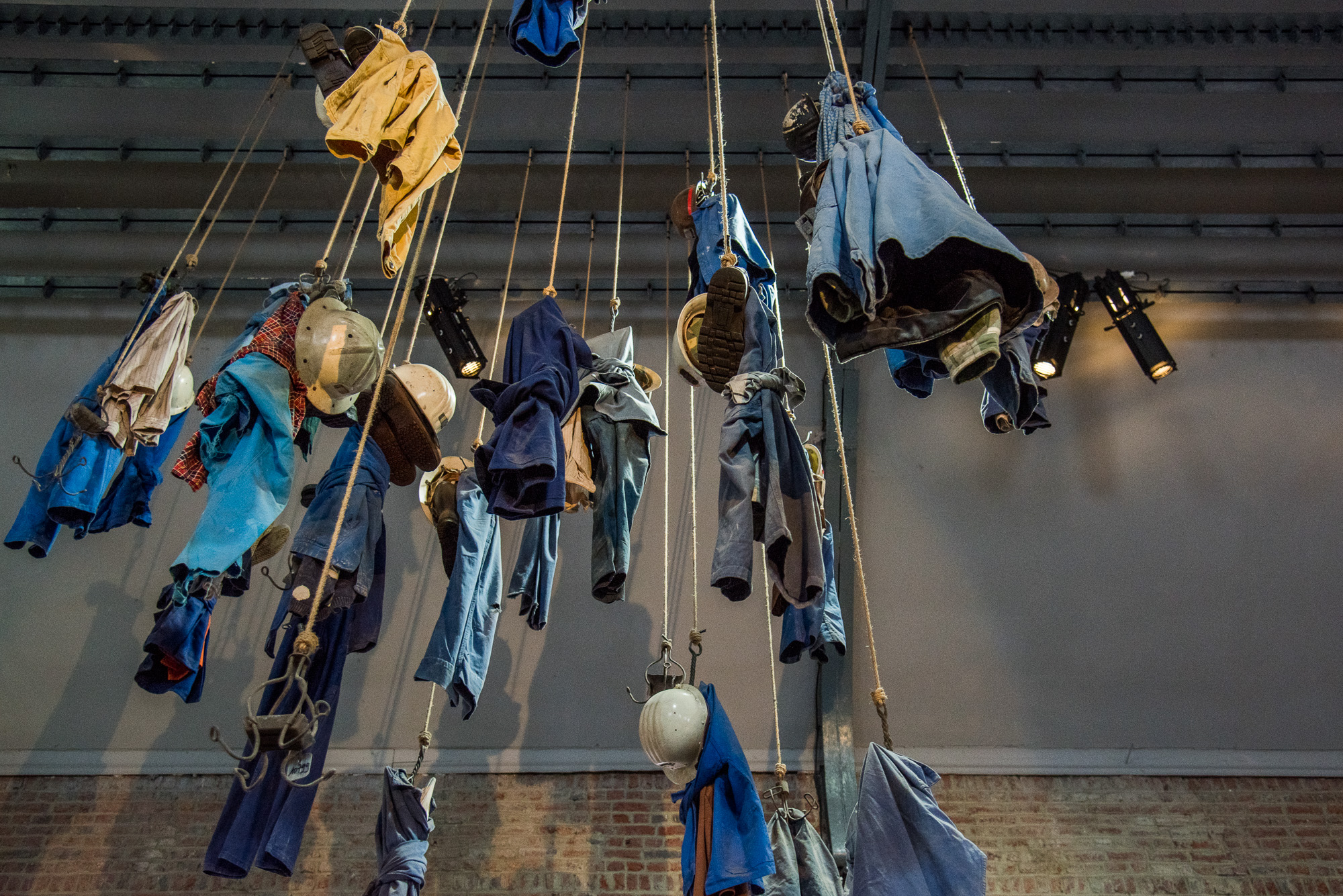 Salle des "pendus". Les vêtement trempés étaient suspendus dans les cintres de la salle de bain pour y sécher.