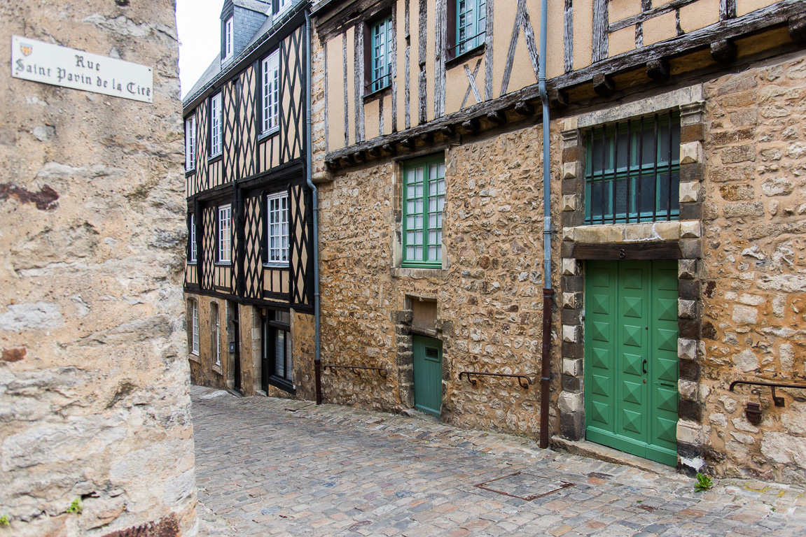 Le Mans. Ensemble de maisons rue du Bouquet