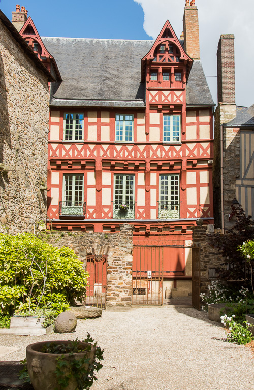 Le Mans. Maison dite des Deux Amis, rue Reine Bérengère..