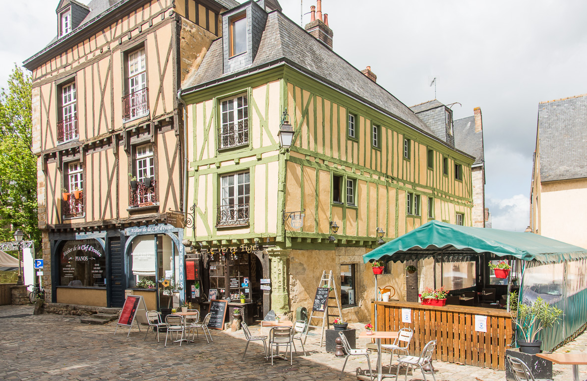 Le Mans. Maison du Pilier Vert, square Dubois