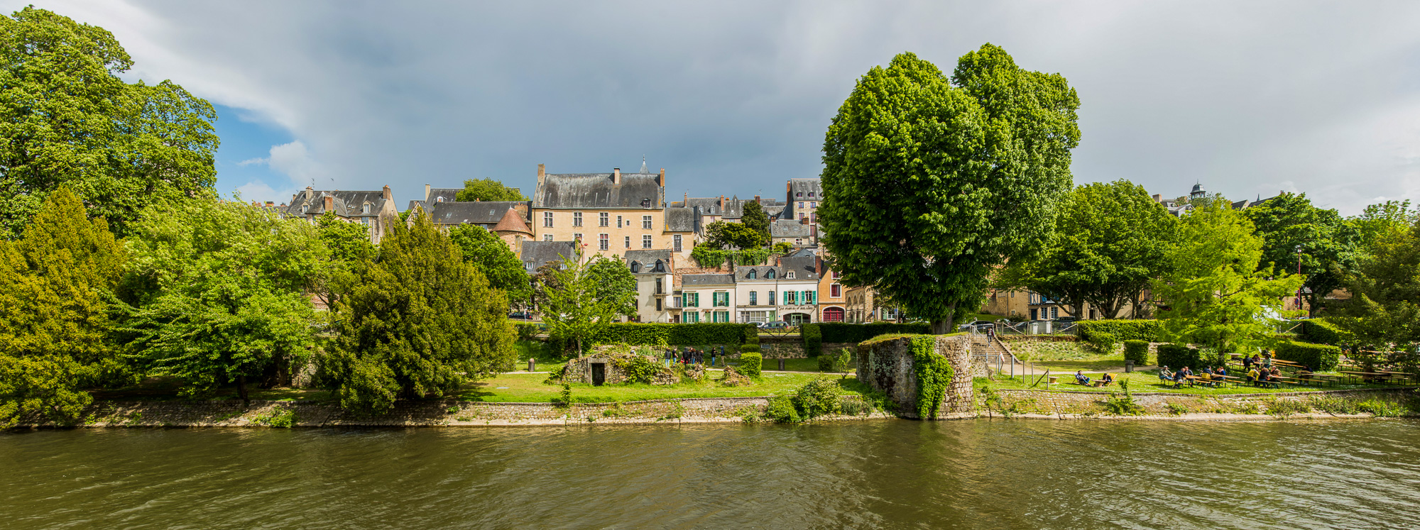 Le Mans. Vue depuis le quai Ledru Rollin.