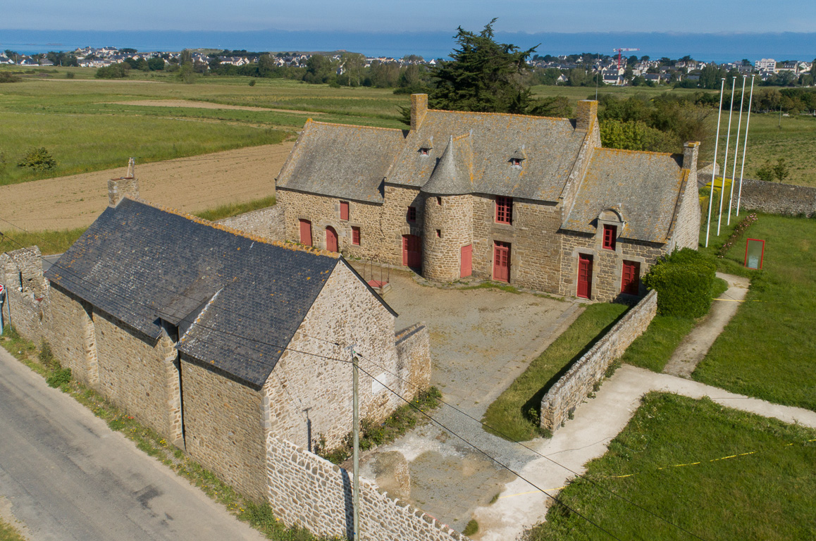 Saint-Malo. Le musée Jacques Cartier dans le manoir de Limöelou, Rotheneuf.