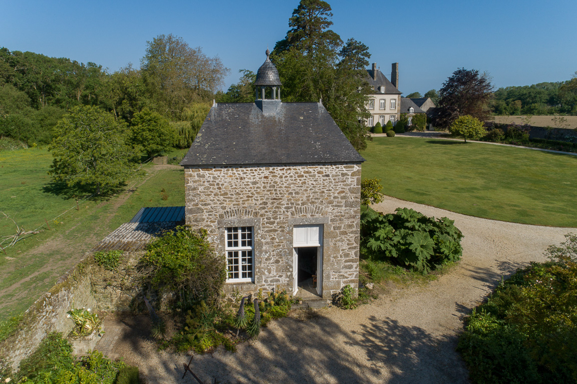 Saint-Coulomb, Malouinière de la Ville Bague : Le pigeonnier carré.