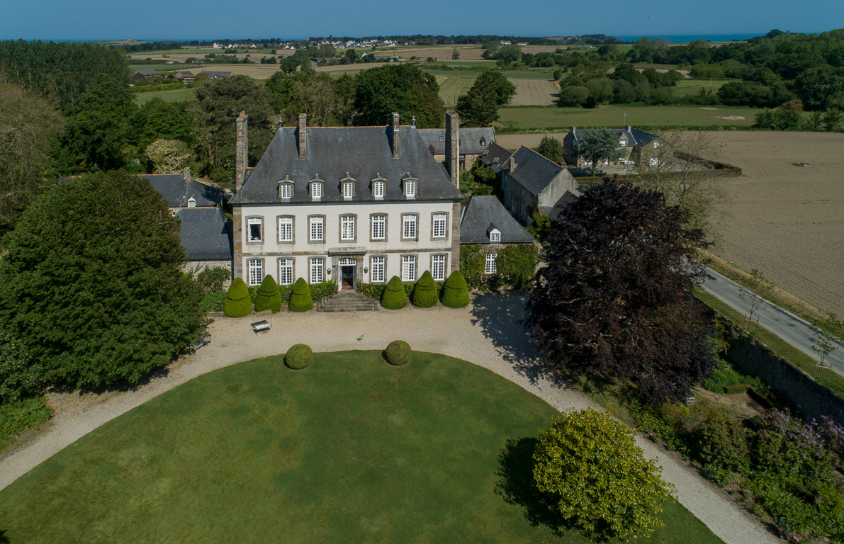 Saint-Coulomb, Malouinière de la Ville Bague : vue de drone.