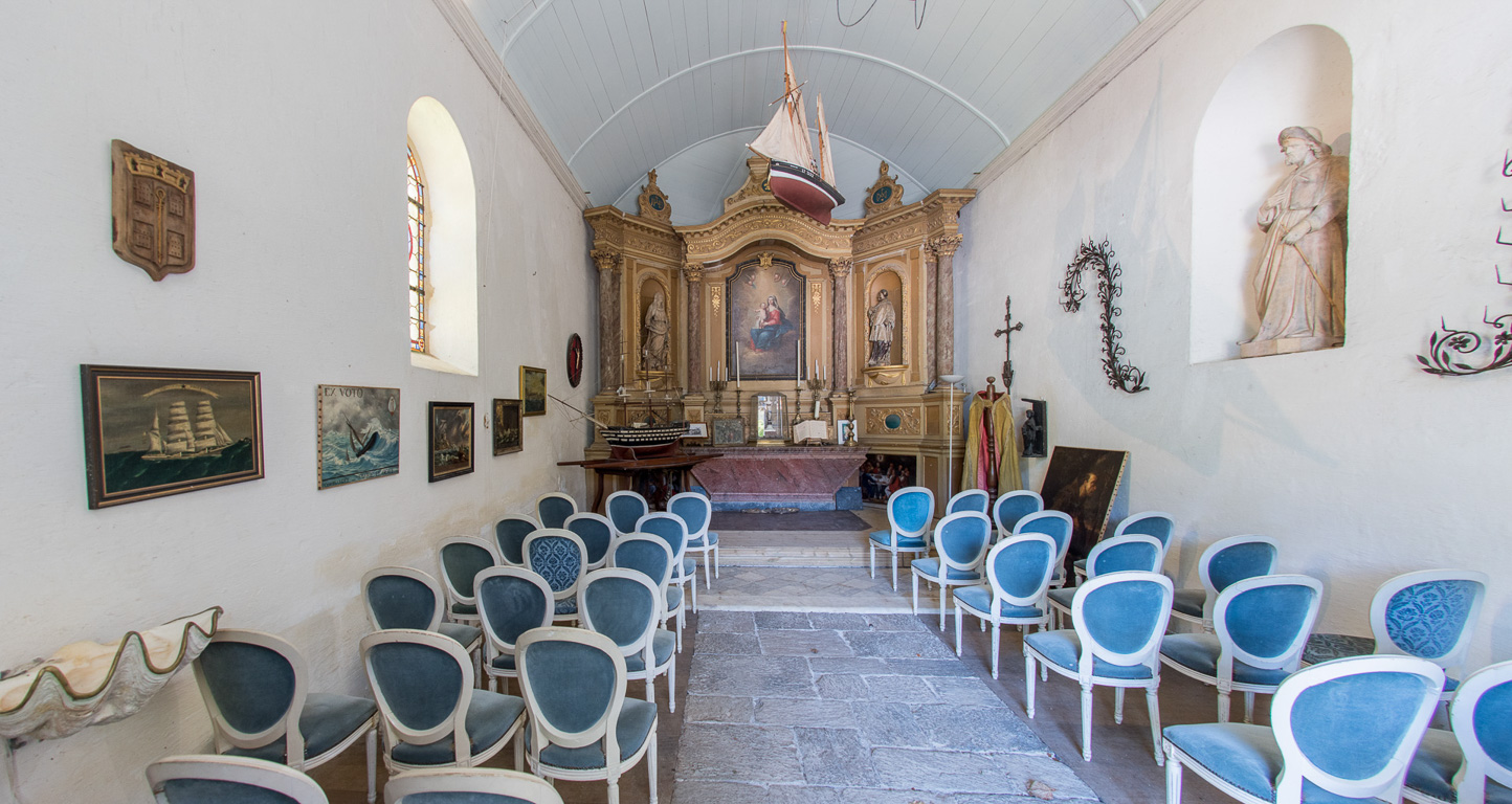 Saint-Coulomb, Malouinière de la Ville Bague. La chapelle et ses ex-voto.