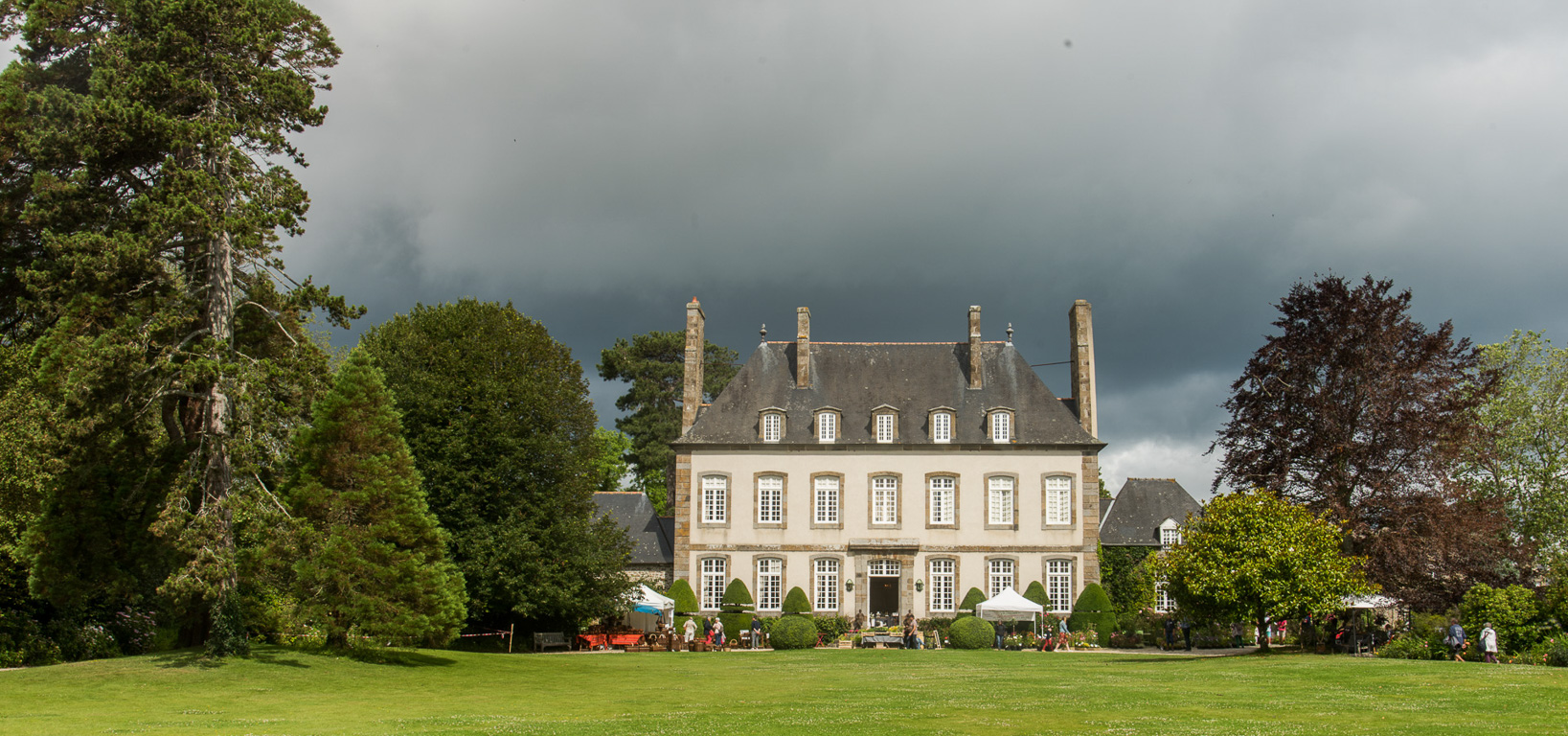 Saint-Coulomb. Fête des plantes à la Malouinière de la Ville Bague.