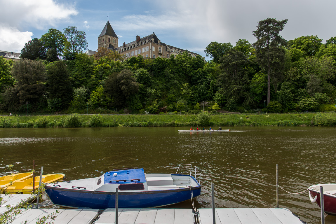 Château-Gontier, canoës, bateaux à pédales de la société Canotika.