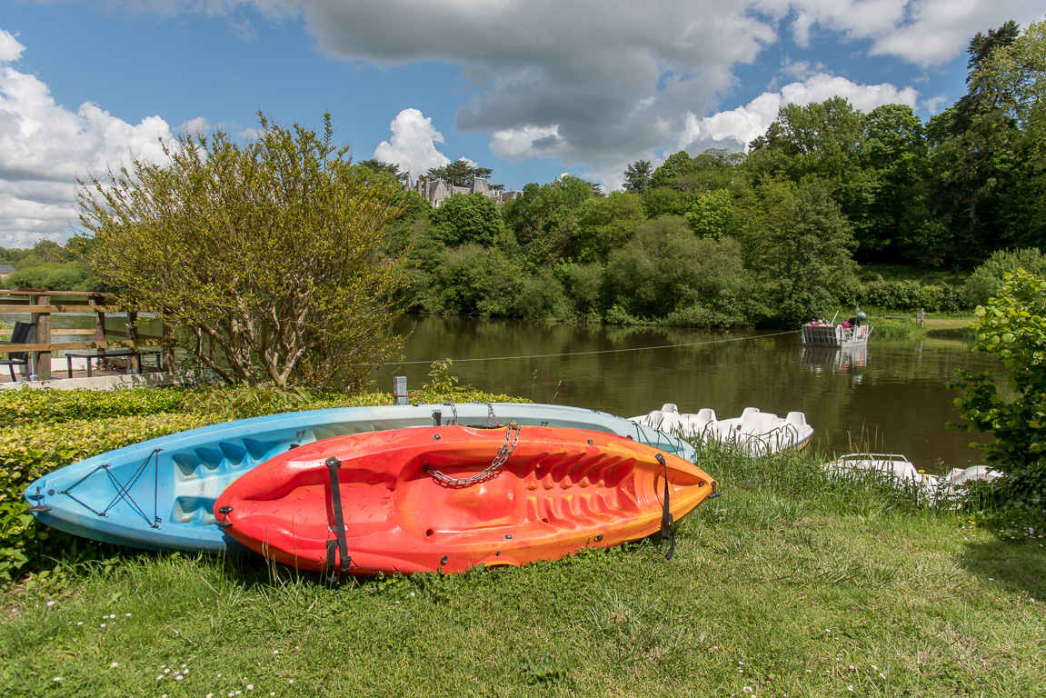 Château-Gontier, canoës, bateaux à pédales de la société Canotika.