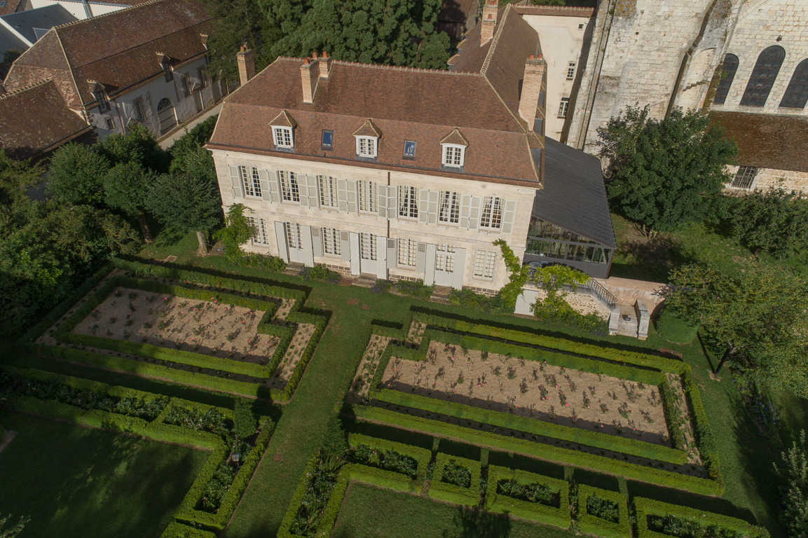 L'abbaye, le collège Royal et son jardin historique recréé par Louis Benech.