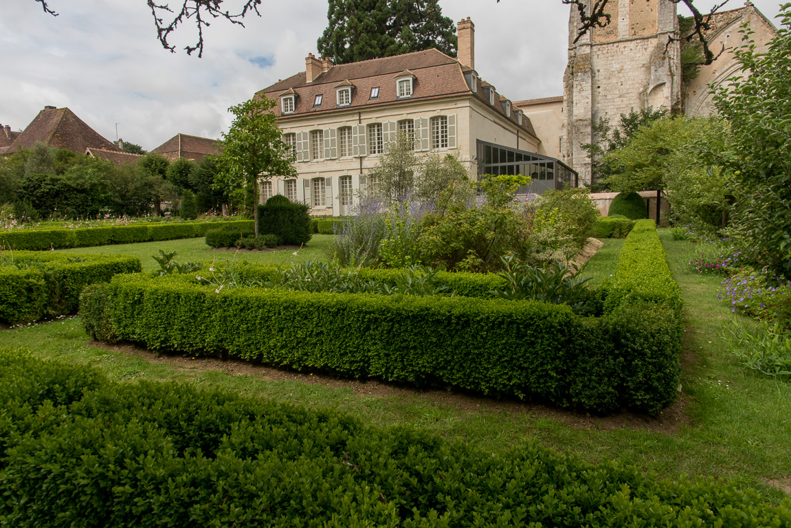 L'abbaye, le collège Royal et son jardin historique recréé par Louis Benech.