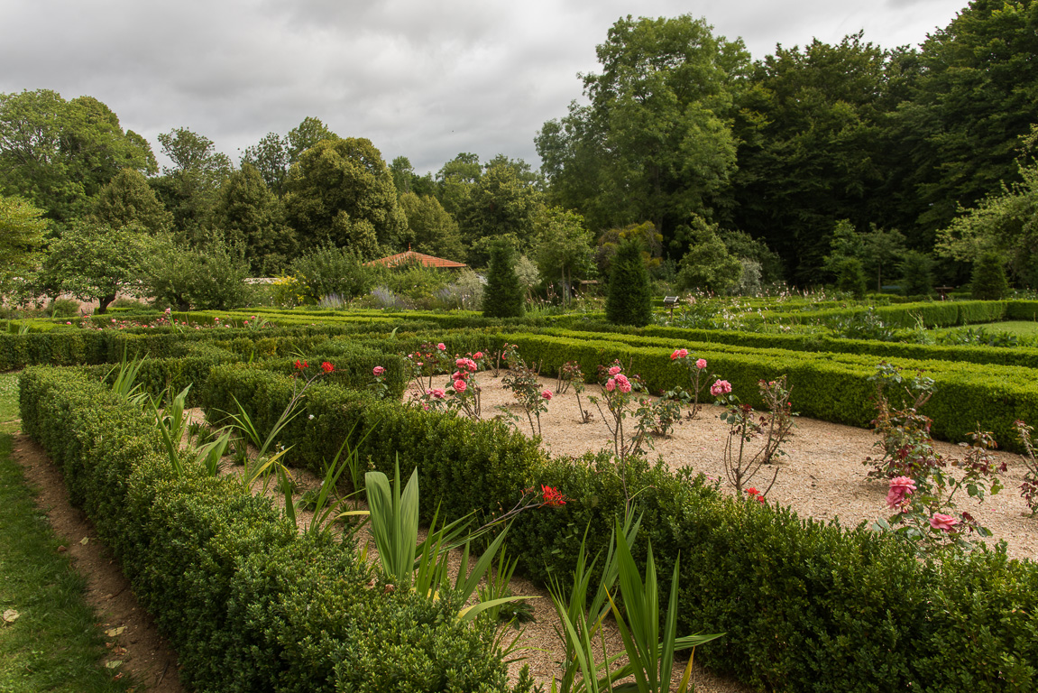 Le  jardin historique  du  collège Royal a été recréé par Louis Benech.