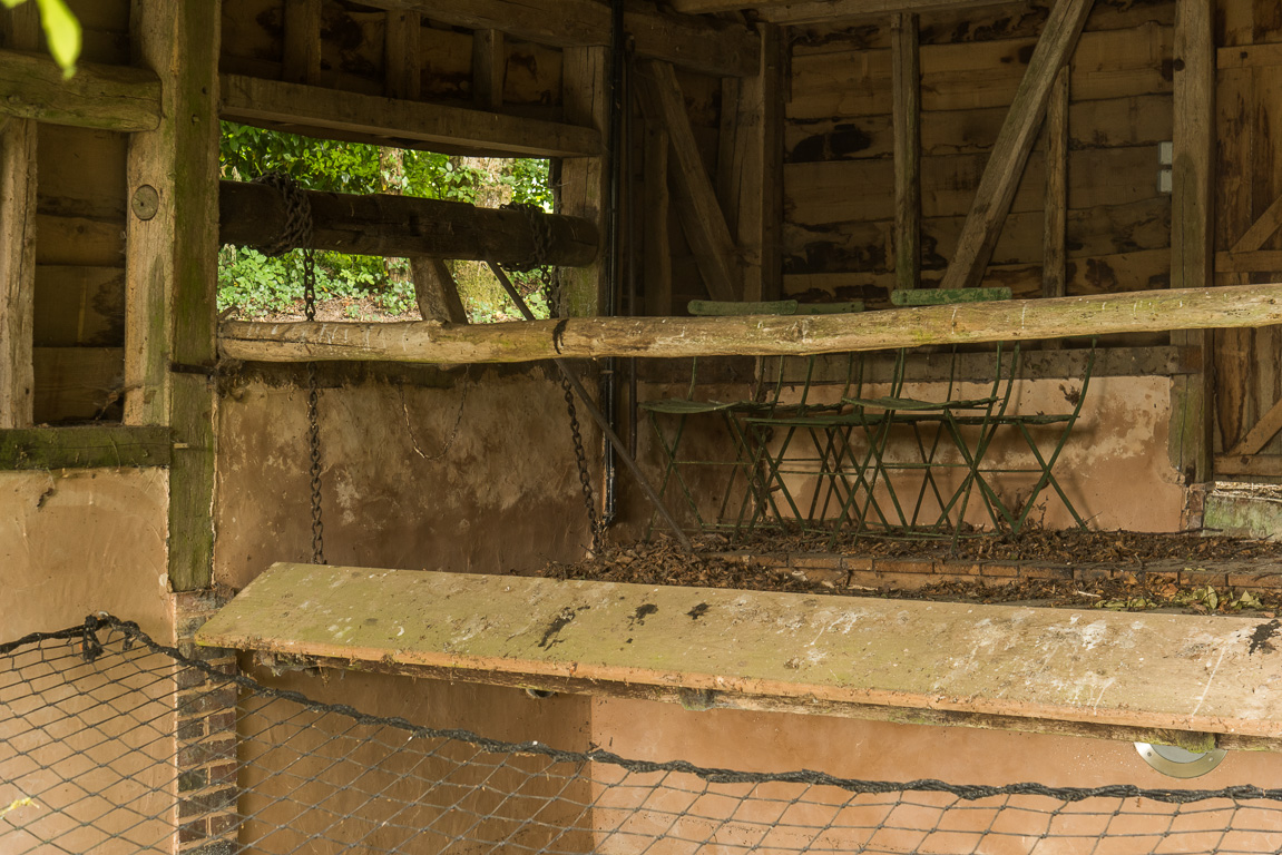 L'ancien lavoir avec sa roue permettant de monter ou descendre le plancher de lavage.