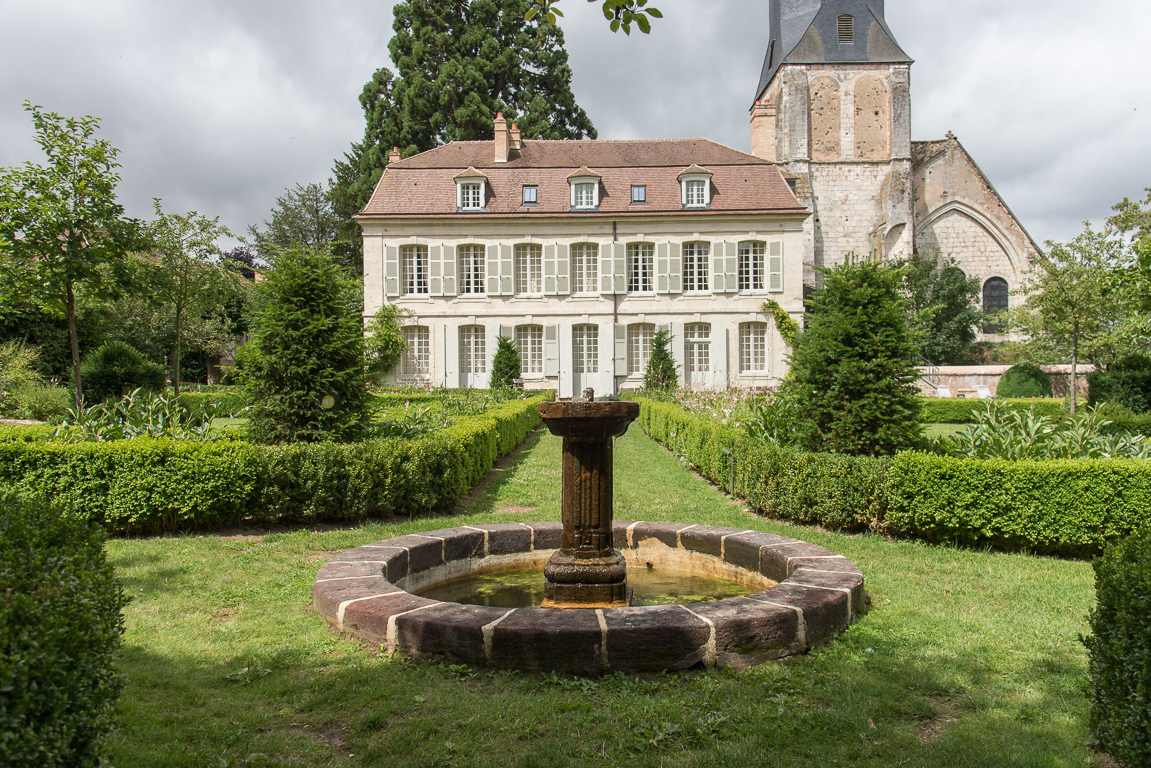 L'abbaye, le collège Royal et son jardin historique recréé par Louis Benech.