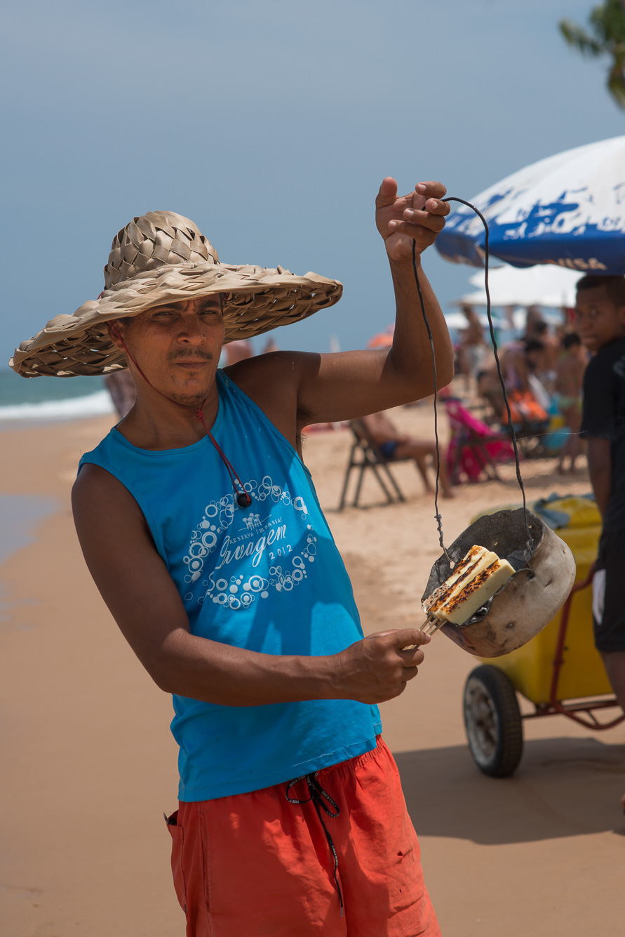 Barra Grande Plage de Taipù de Fora. Vendeur de reiquejon quente