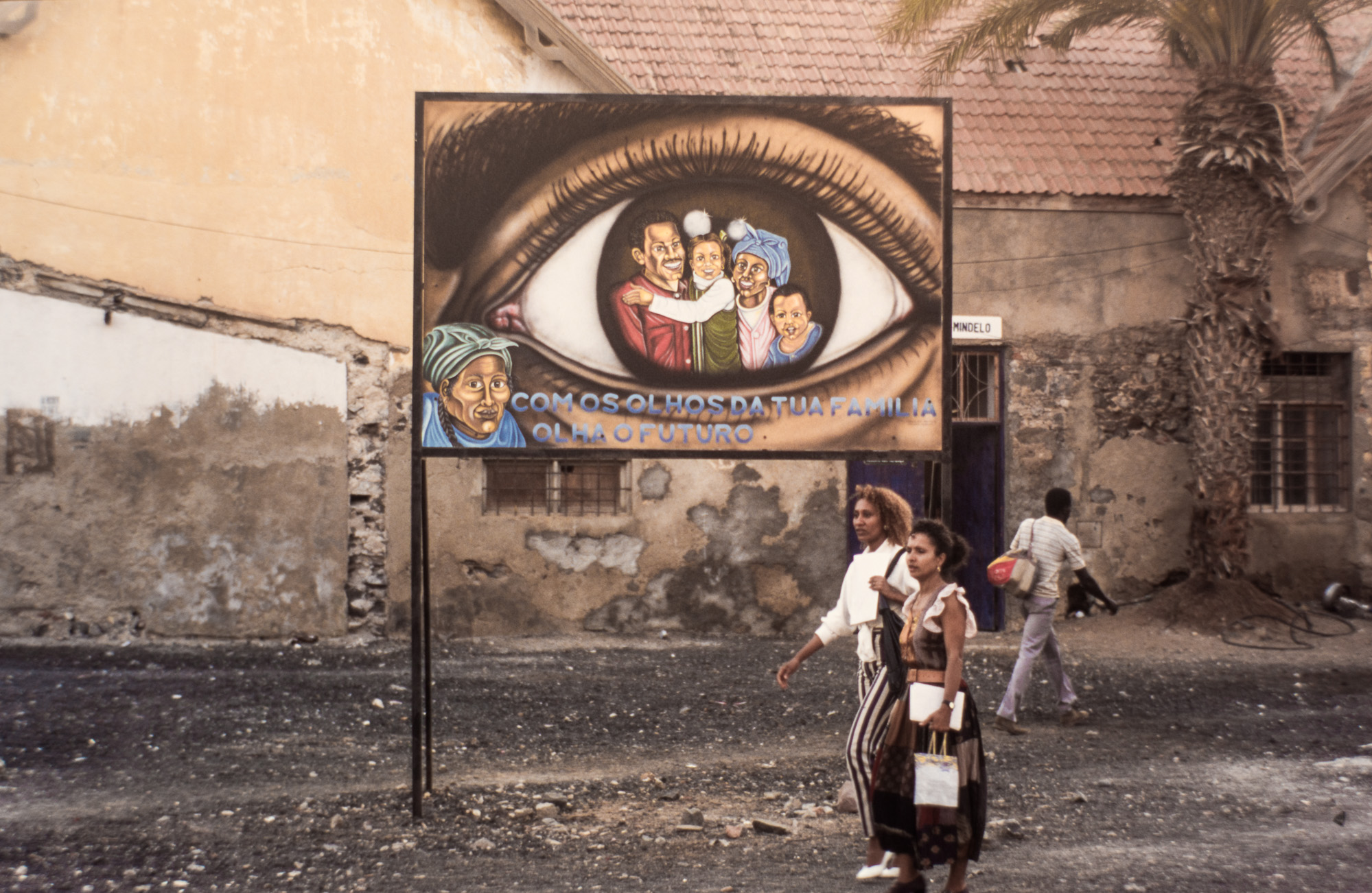 Mindelo. Panneau de propagande sur la santé.