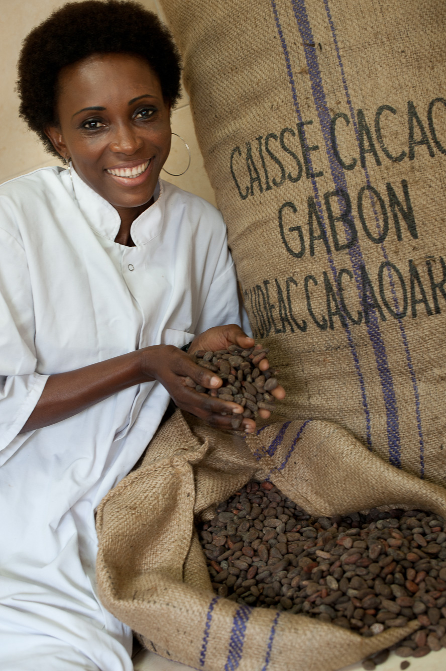 Les Chocolats de Julie. Les fèves de cacao partent à la torréfaction.