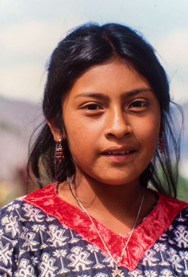 Antigua. Portrait de jeune indienne.