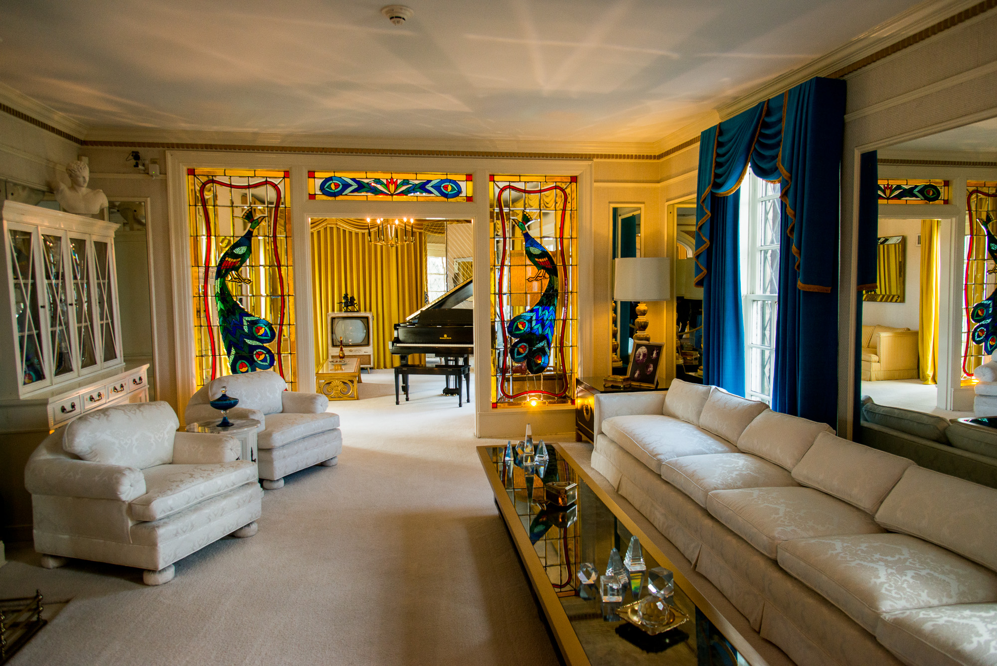 Graceland, la maison d'Elvis Presley. Le salon