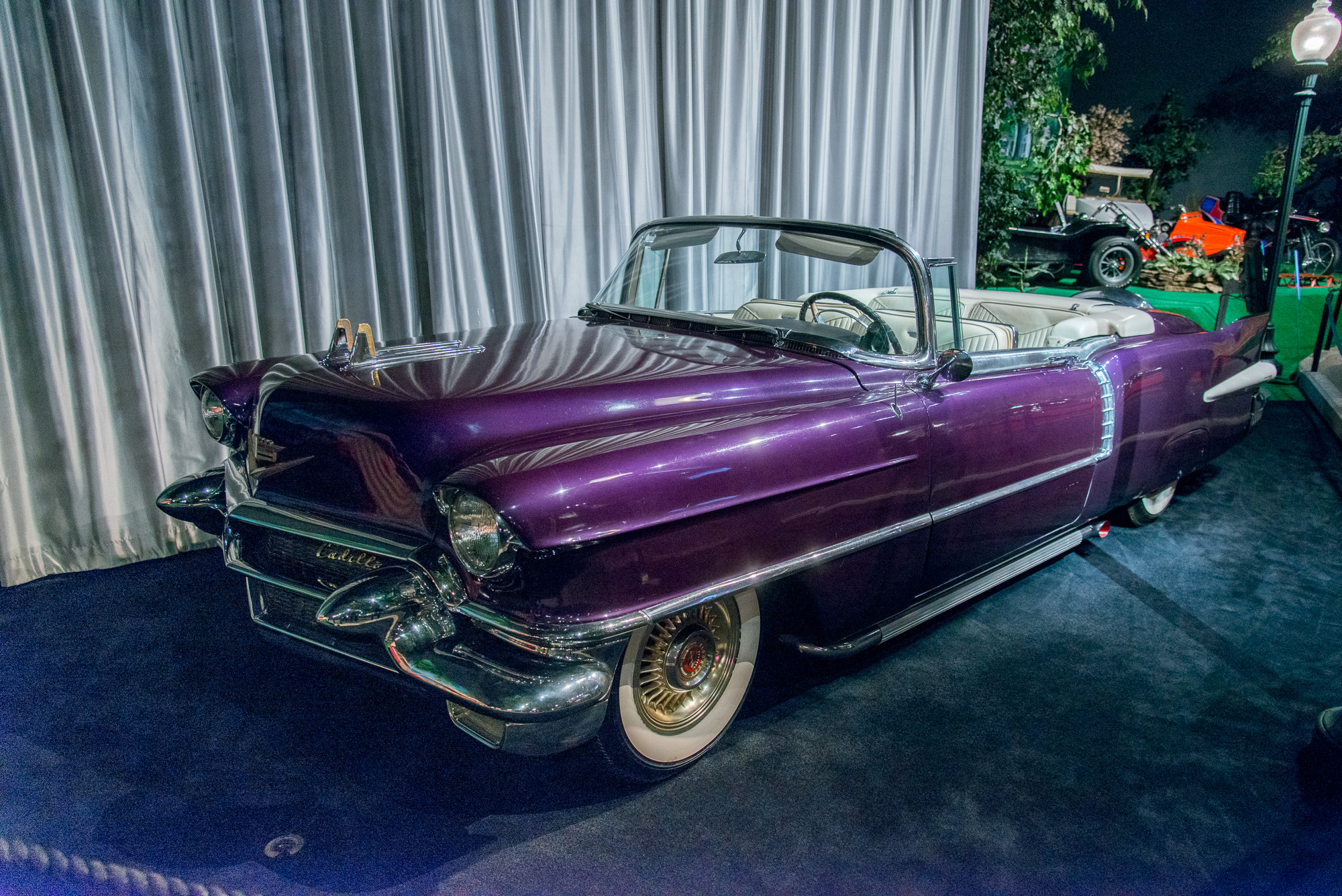 Graceland, la maison d'Elvis Presley. Une partie de sa collection de voitures.