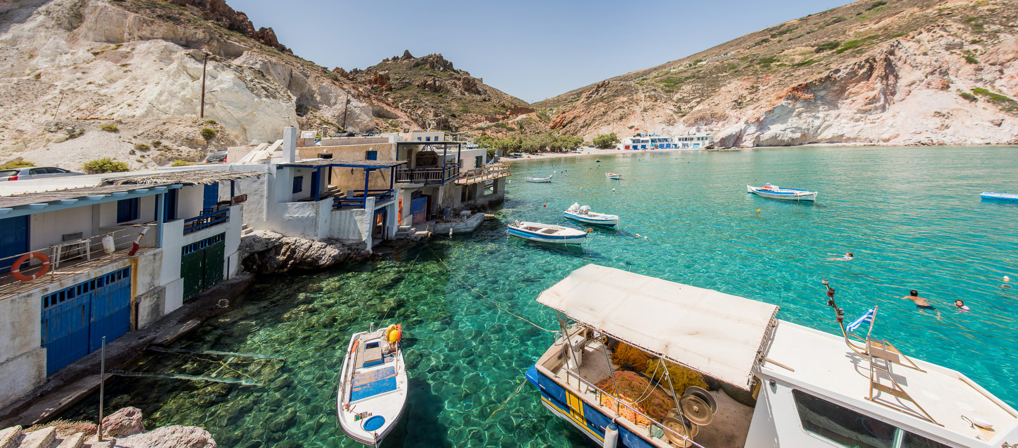 Firipotamos. Garages à bateaux.