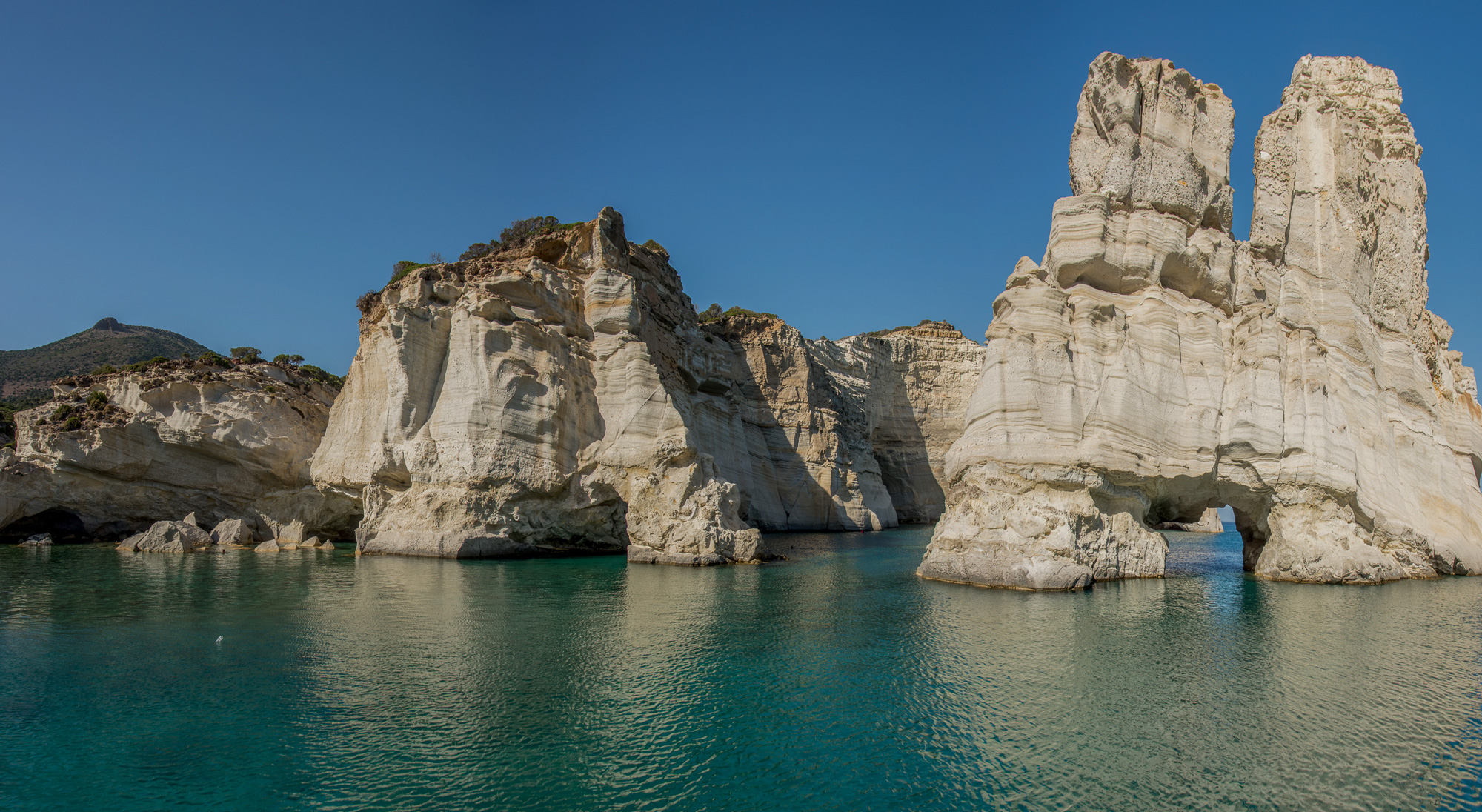 Kleftiko. Grottes des cachettes.