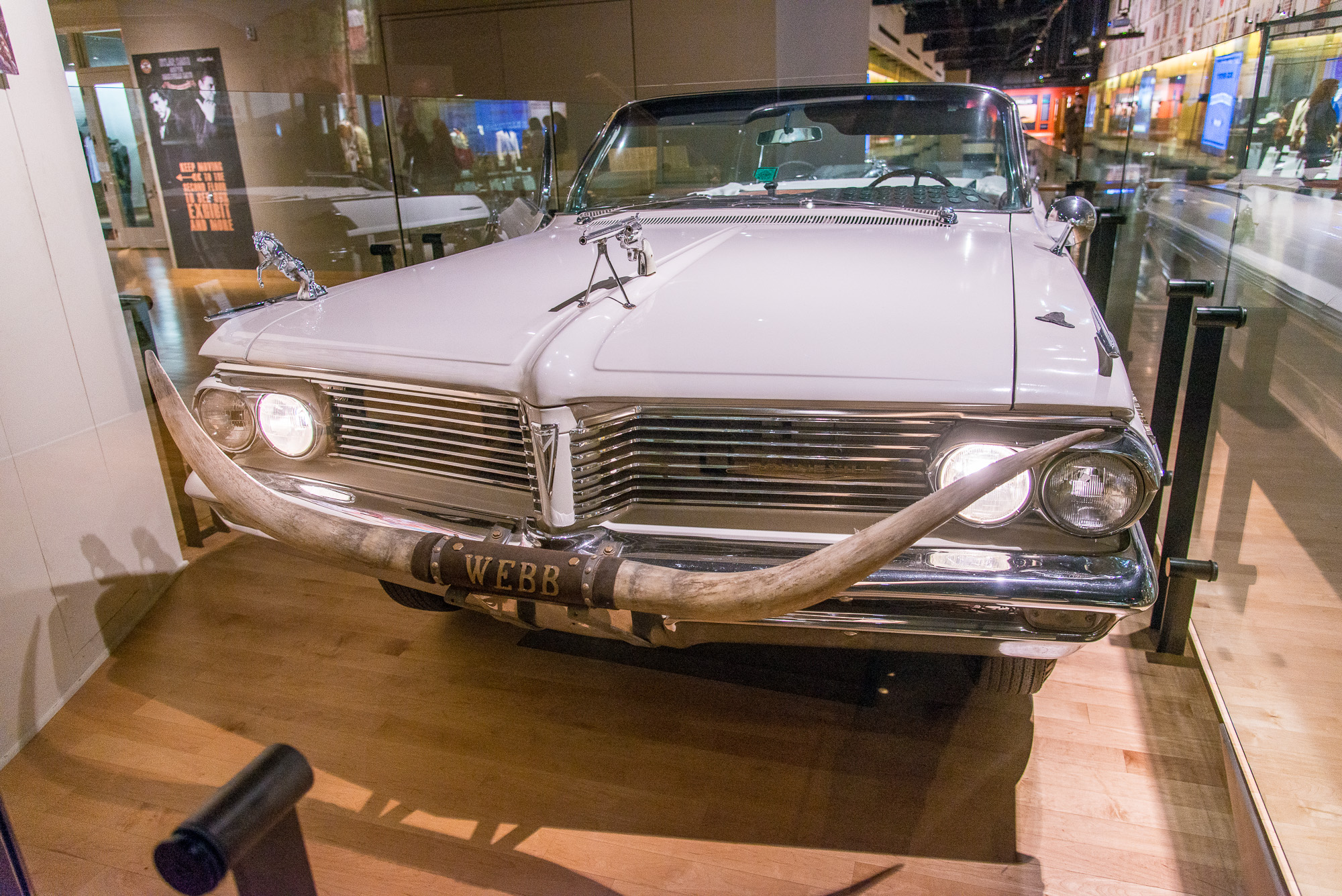 Country Music Hall of Fame. 5th avenue. La voiture d'un musicien à la recherche de discrétion.