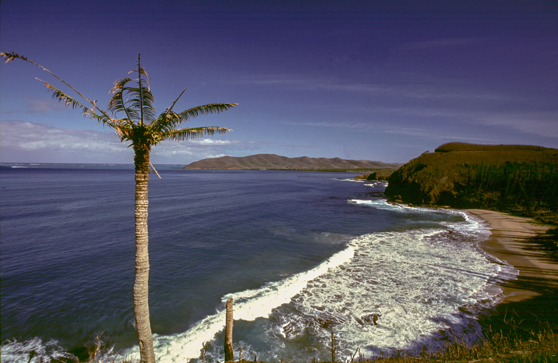 Bourail, plage de la Roche Percée.