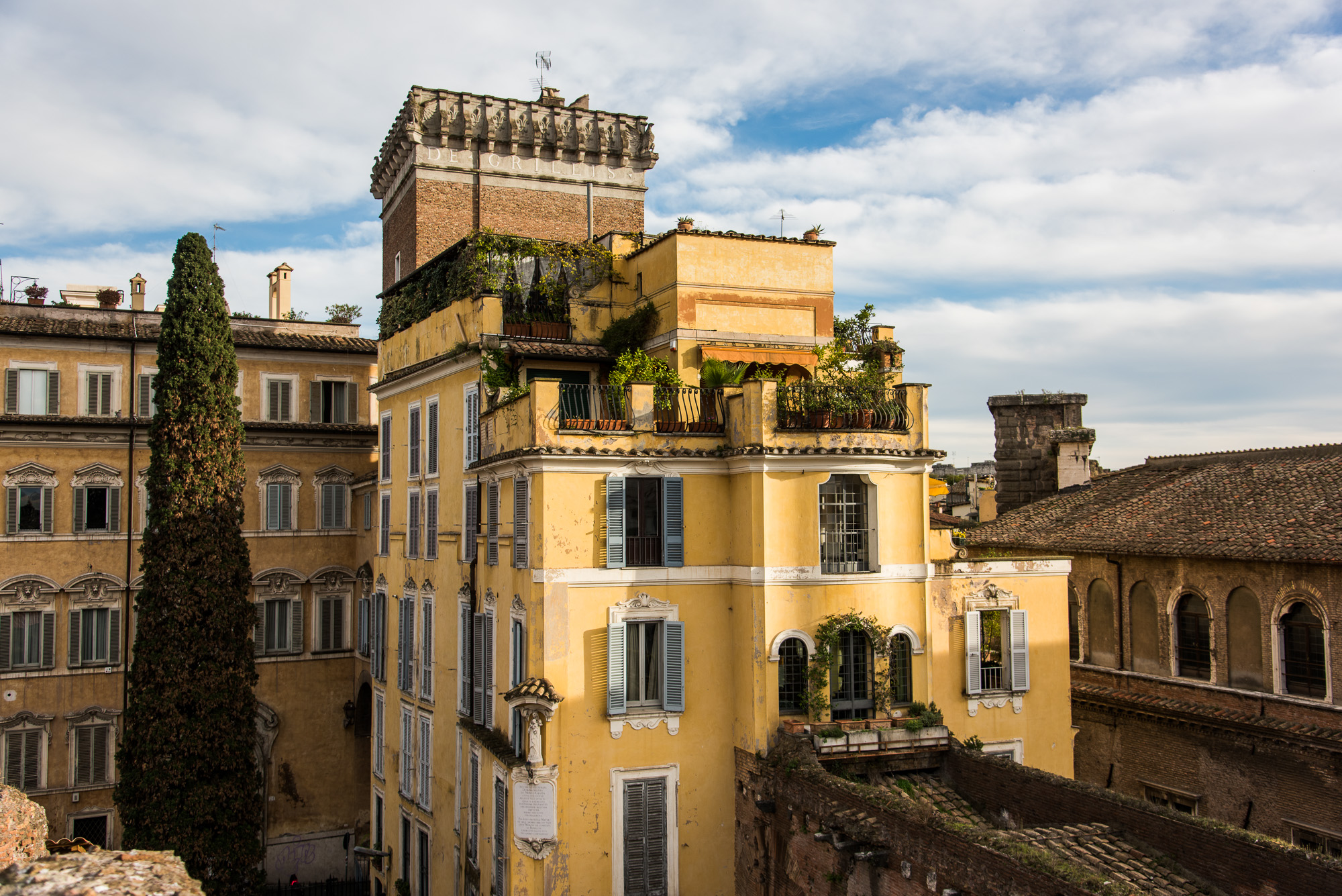 Maison particlière vue depuis les Marchés de Trajan.