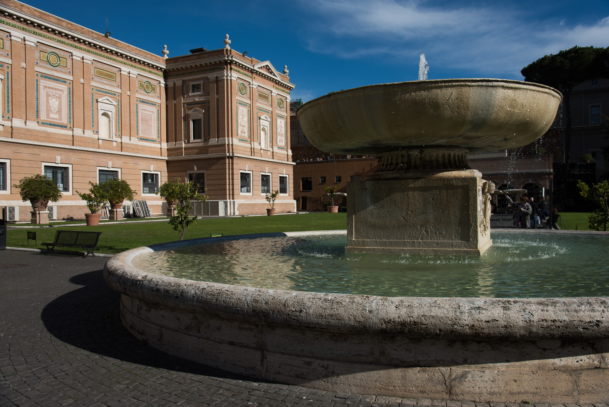 Musée du Vatican. Galerie extérieure de la Pinacothèque