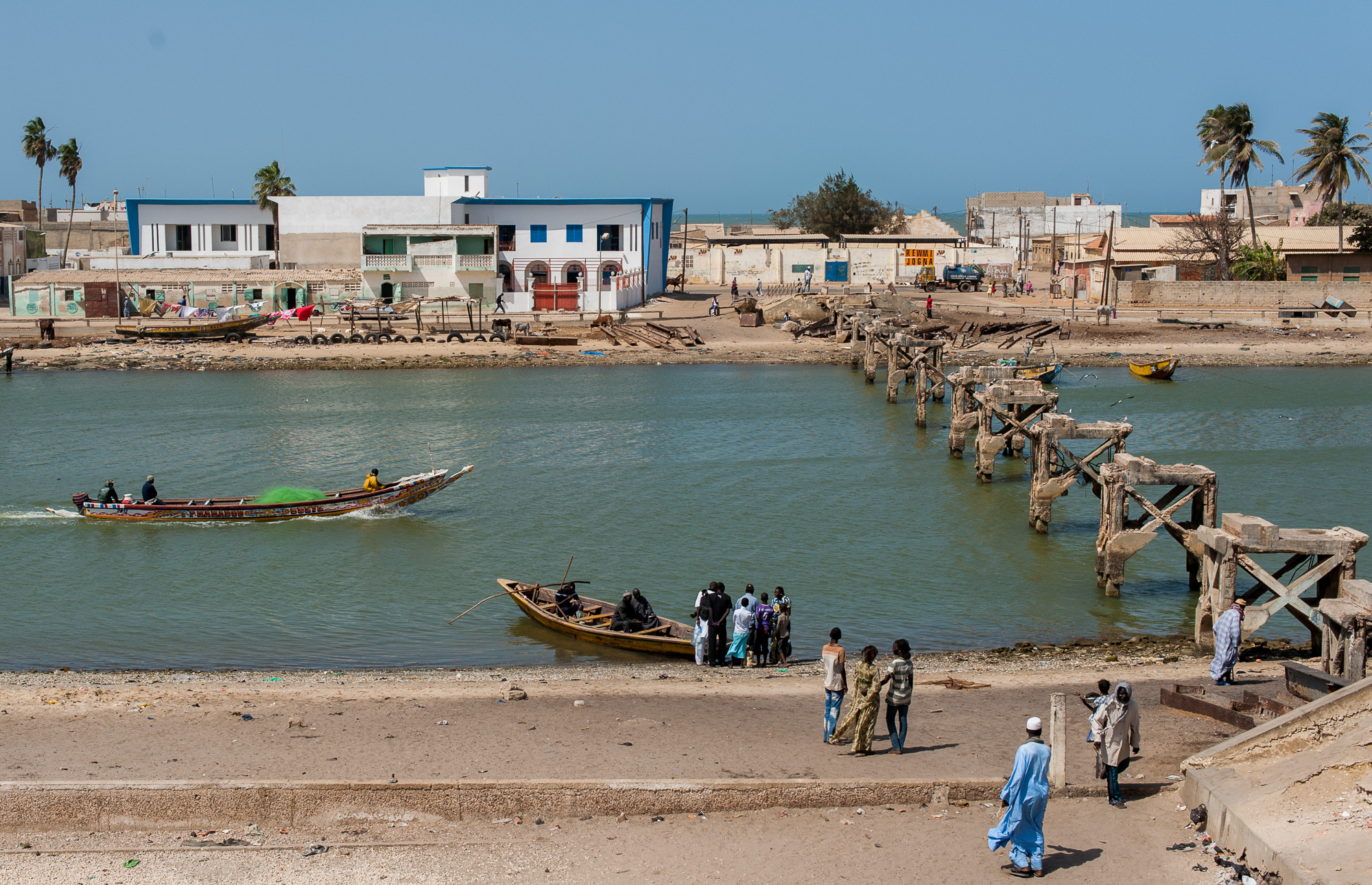 Maison d'hôtes "Sunu Keur", au bord du fleuve Sénégal, à la hauteur de l'ancien pont de la Géole et en face du quartier N'Dar Tout.