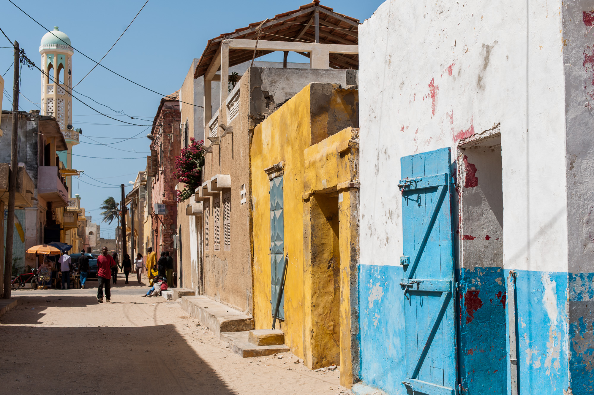 Angle rue Abdoulaye Seck et rue Bouffers.