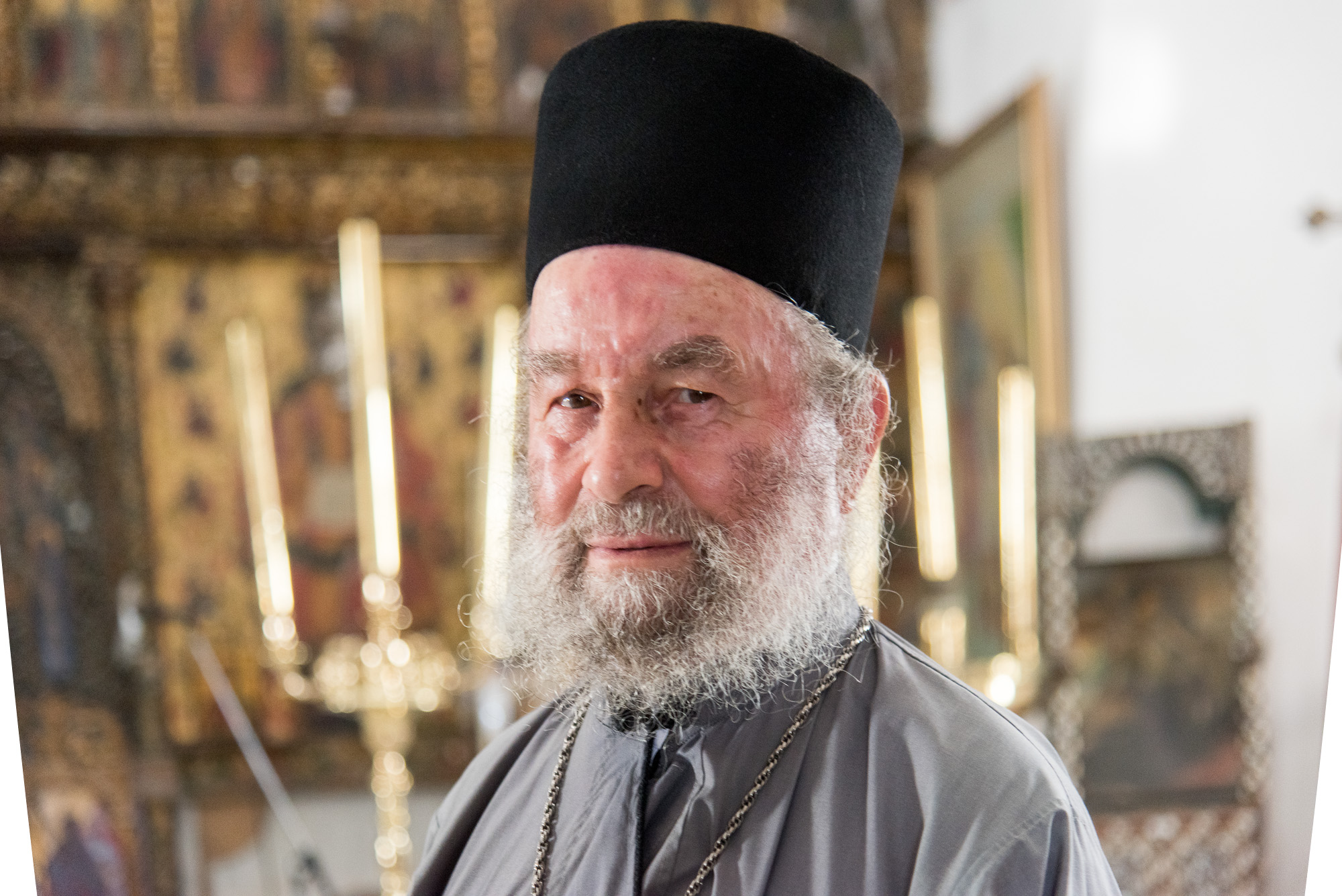 Monastère des Taxiarques XVème siècle. le moine Makarios est souvent présent pour vous faire visiter ce lieu de culte ortodoxe.