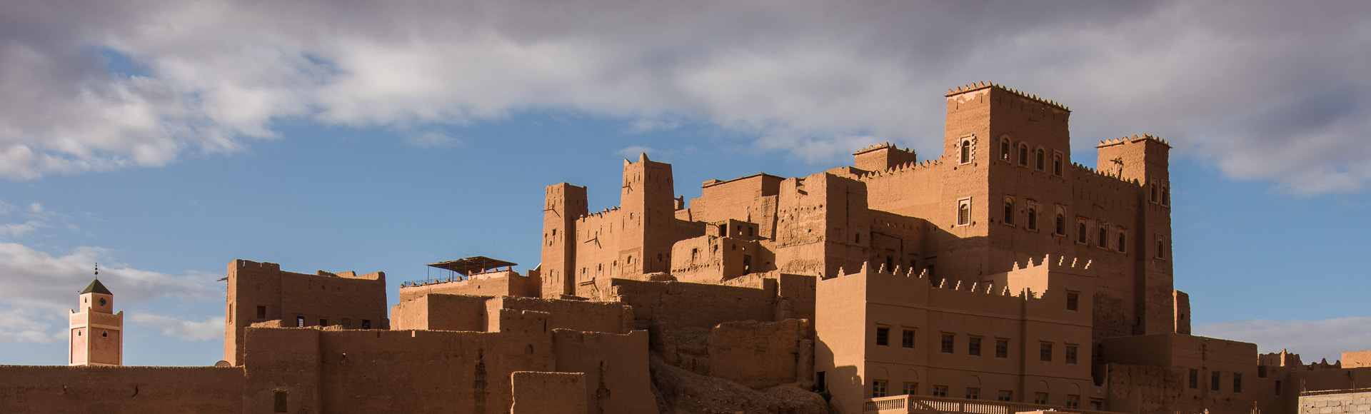 Sur la route à quelques km de Zagora, la Kasbah Ouled Othmane.