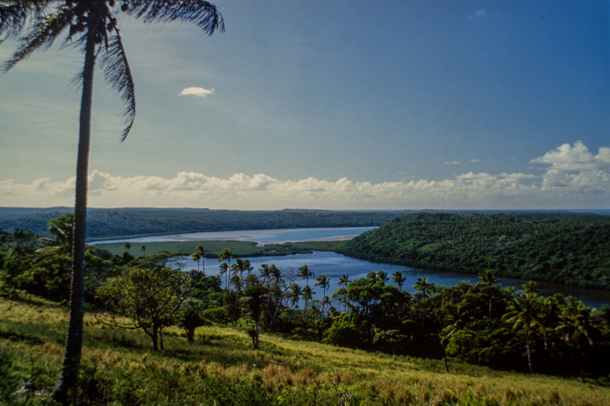 Hunga. Baie de Kalau.