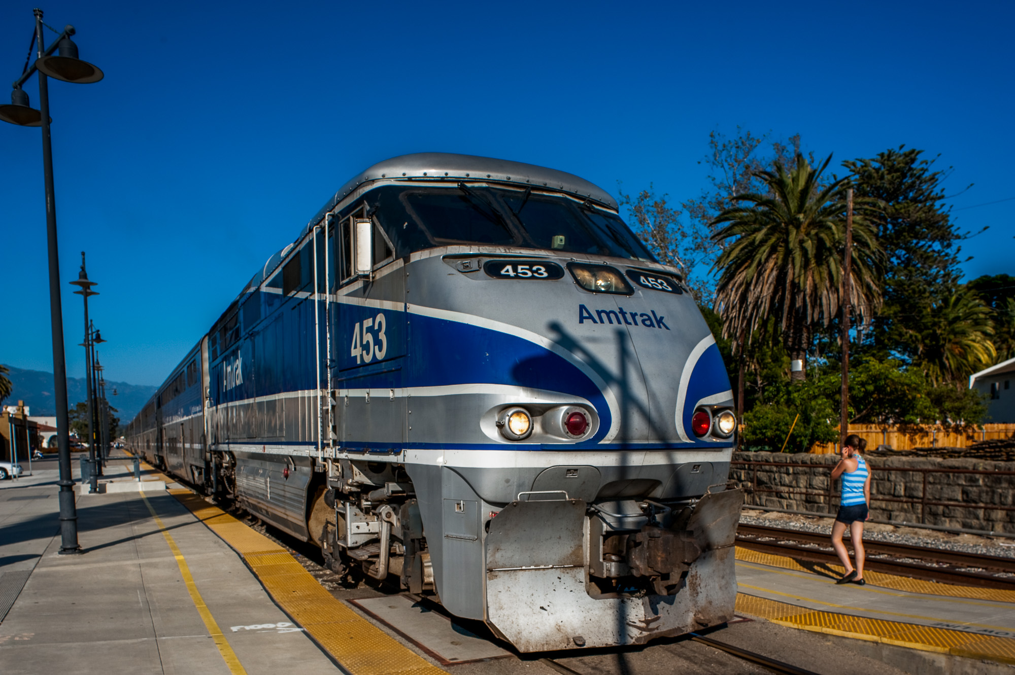 Train Amtrak en gare de Santa Barbara.