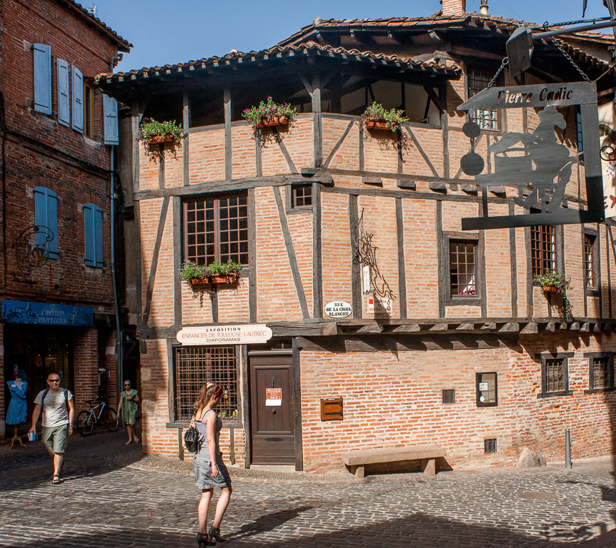 Maison du Vieil Alby, à l'angle rue de la Croix Blanche et Puech Berenguier.