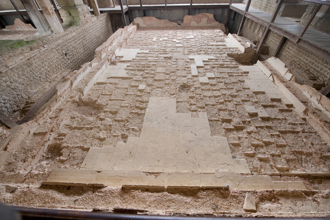16150  Chassenon. Le site archéologique de Cassinomagus et la piscine chaude.