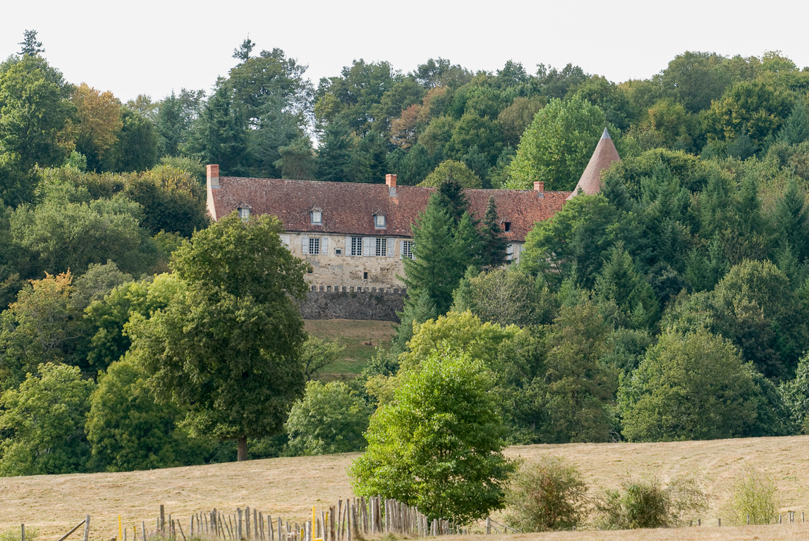 Roumazières Loubert. Château de Peyras
